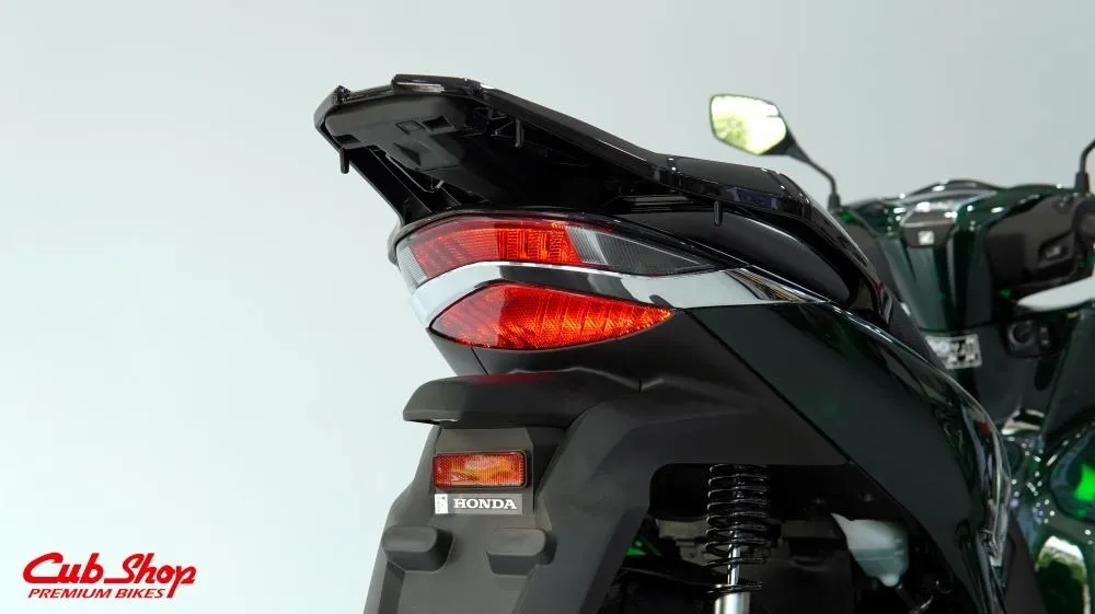 SH125i Vetro nhập khẩu Ý