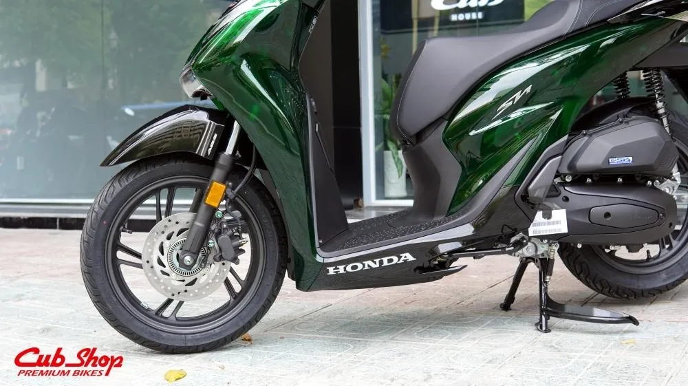 SH125i Vetro nhập khẩu Ý