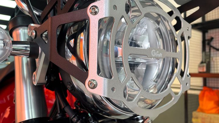 Chụp bảo vệ đèn pha Honda Dax 125 hiệu Gcraft Thái Lan