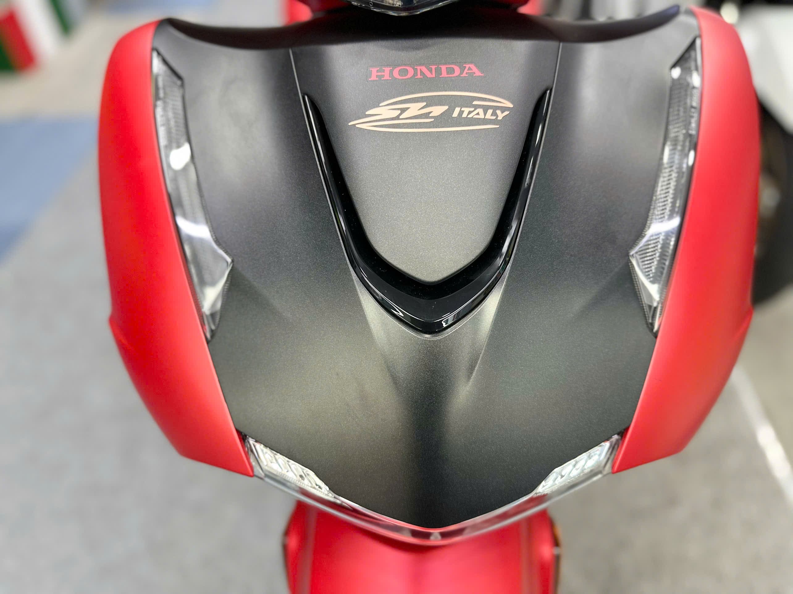 sh ý 150i 2026 màu đỏ