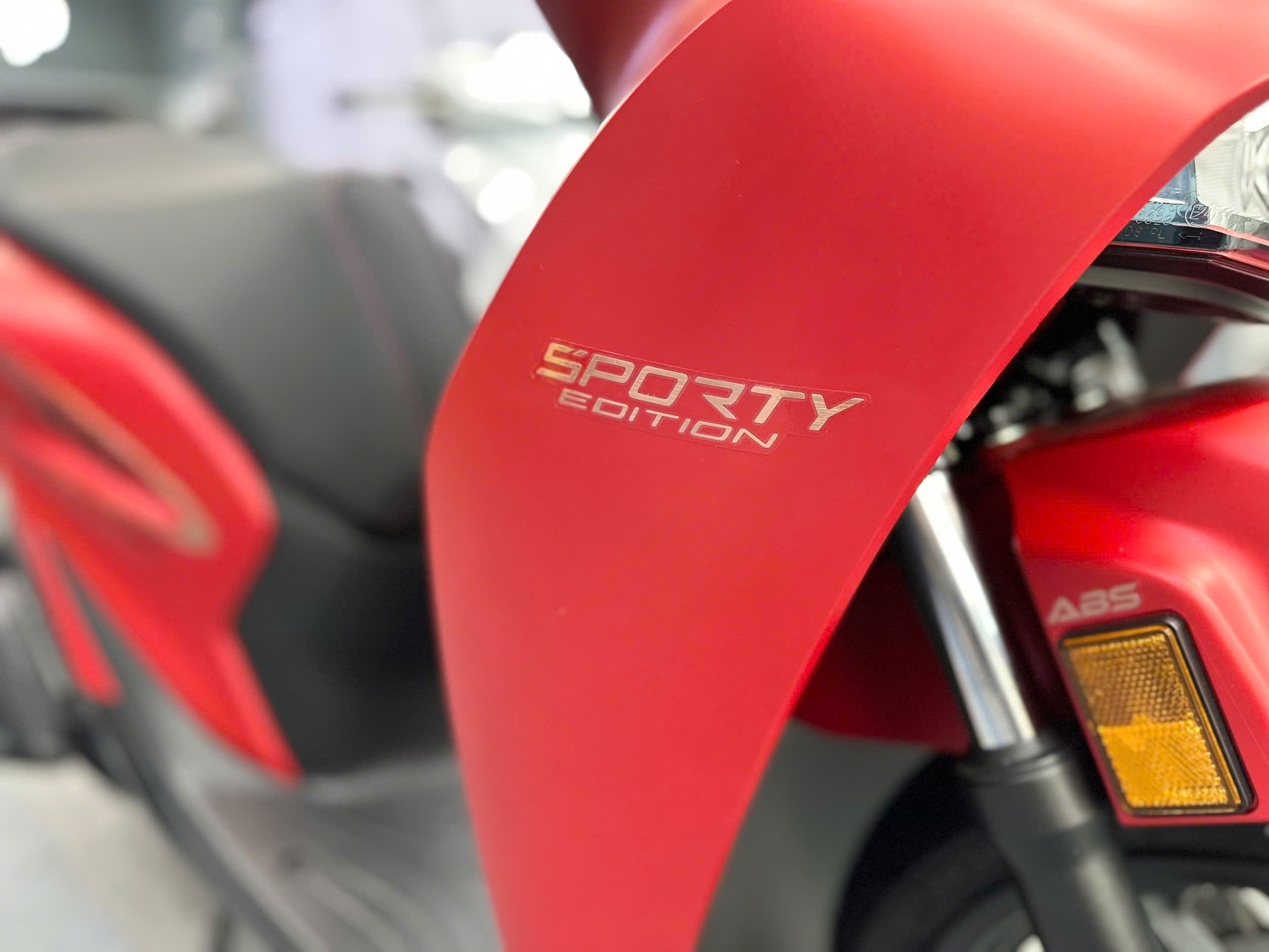 sh ý 150i 2026 màu đỏ