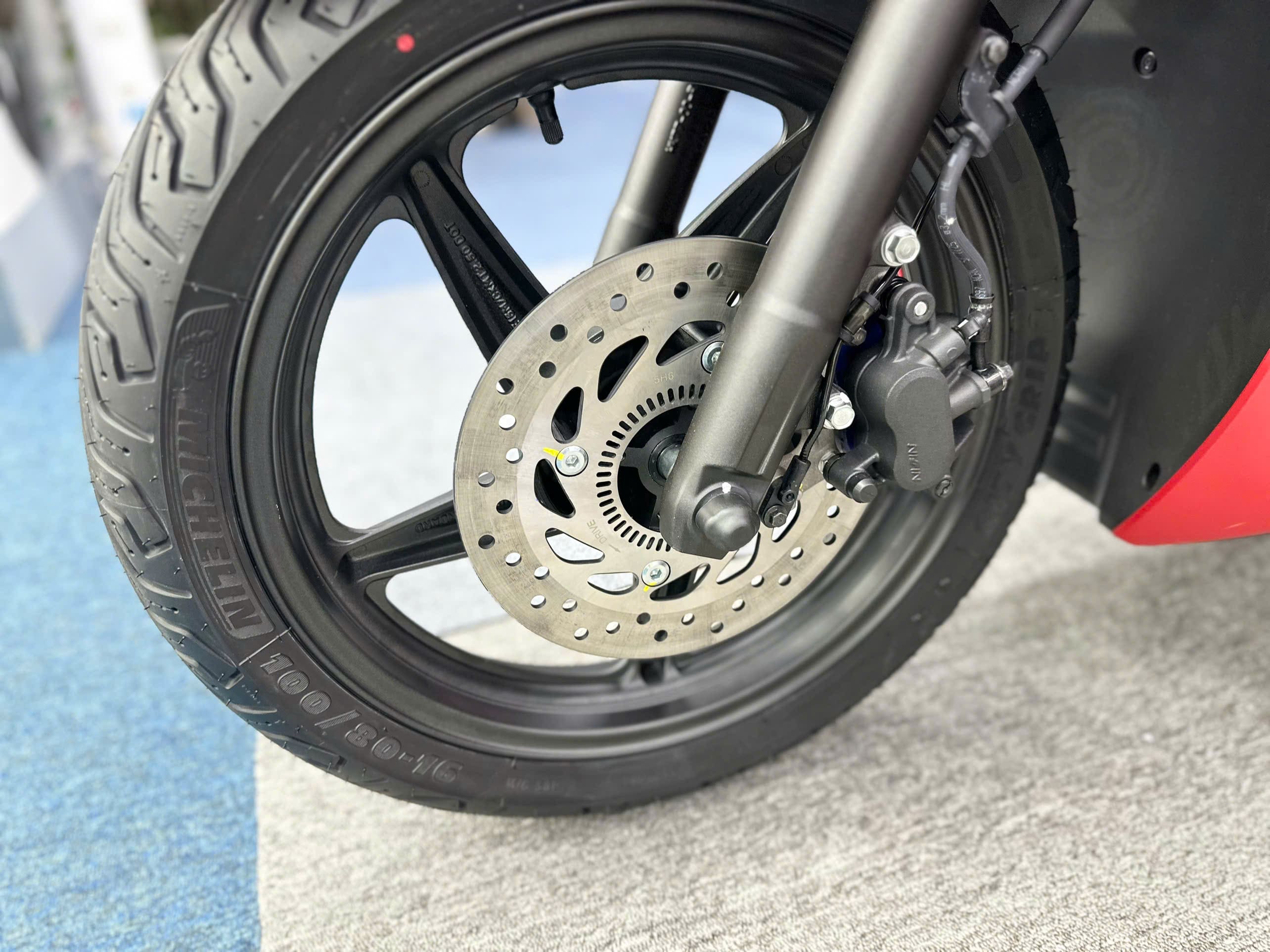 sh ý 150i 2026 màu đỏ