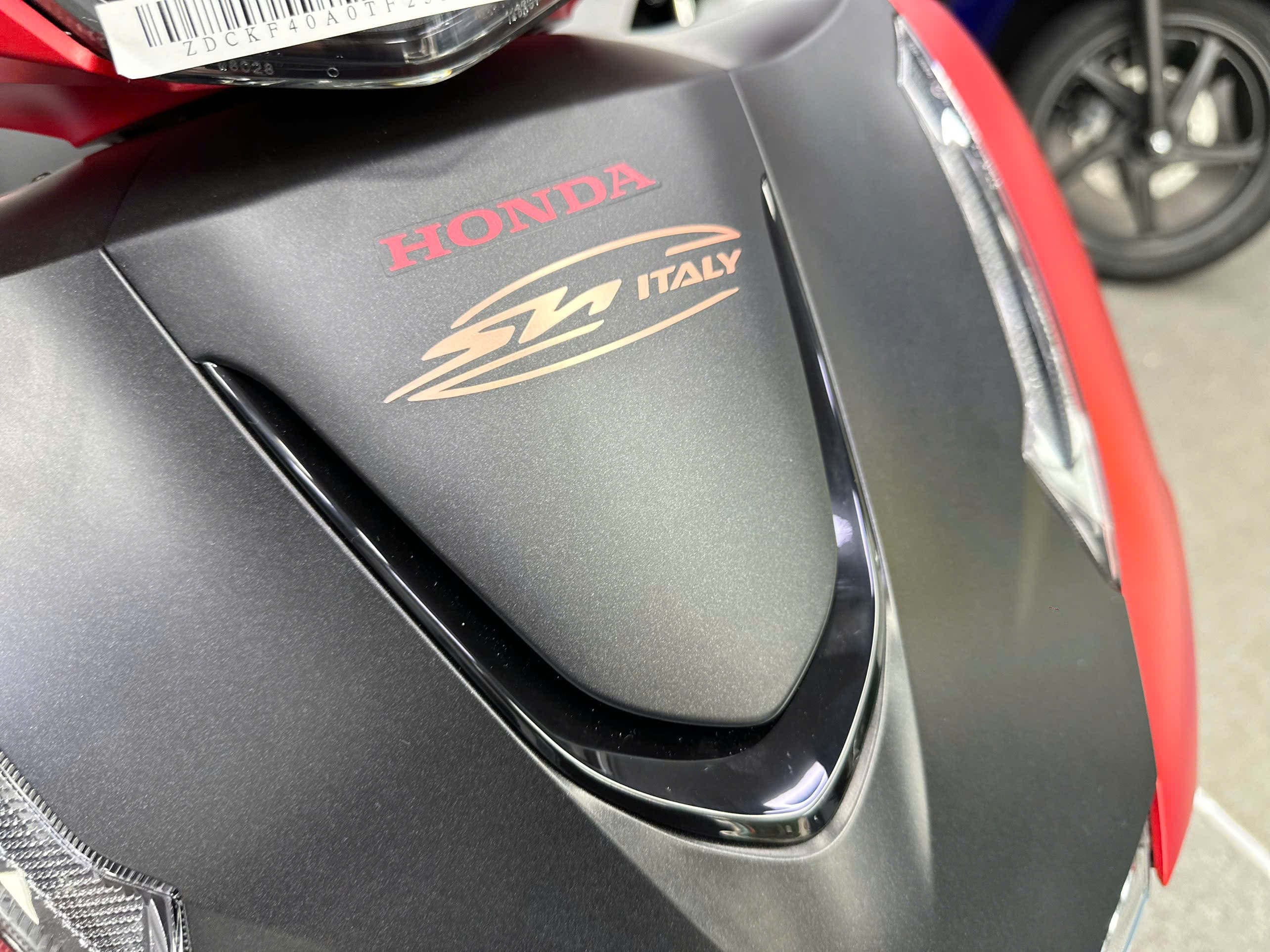 sh ý 150i 2026 màu đỏ