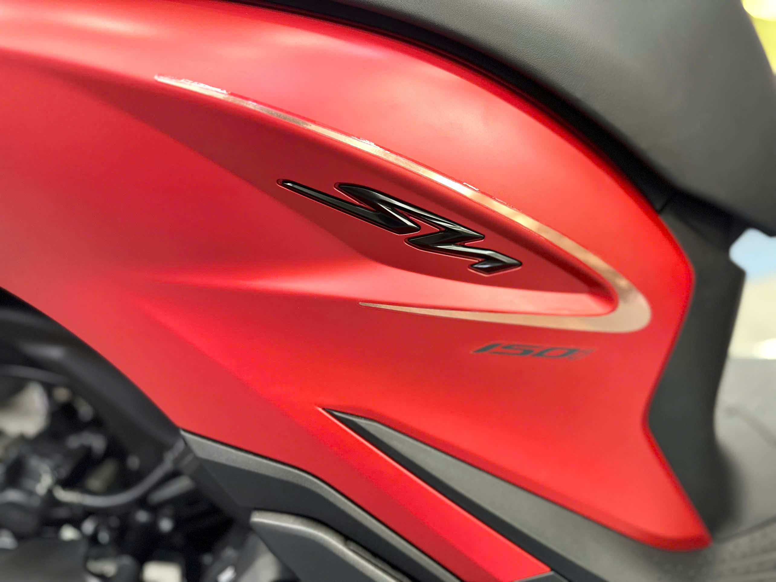 sh ý 150i 2026 màu đỏ