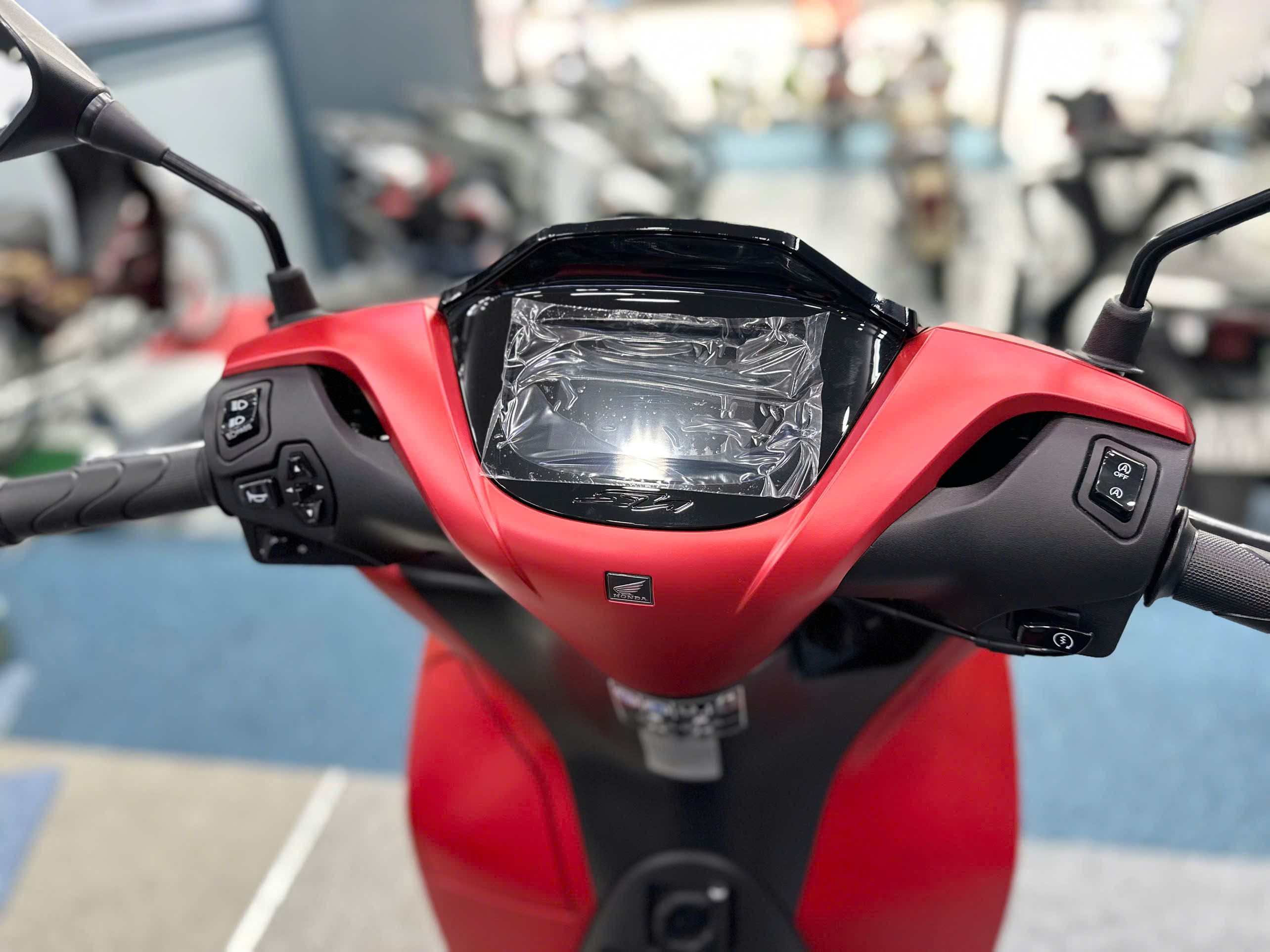 sh ý 150i 2026 màu đỏ