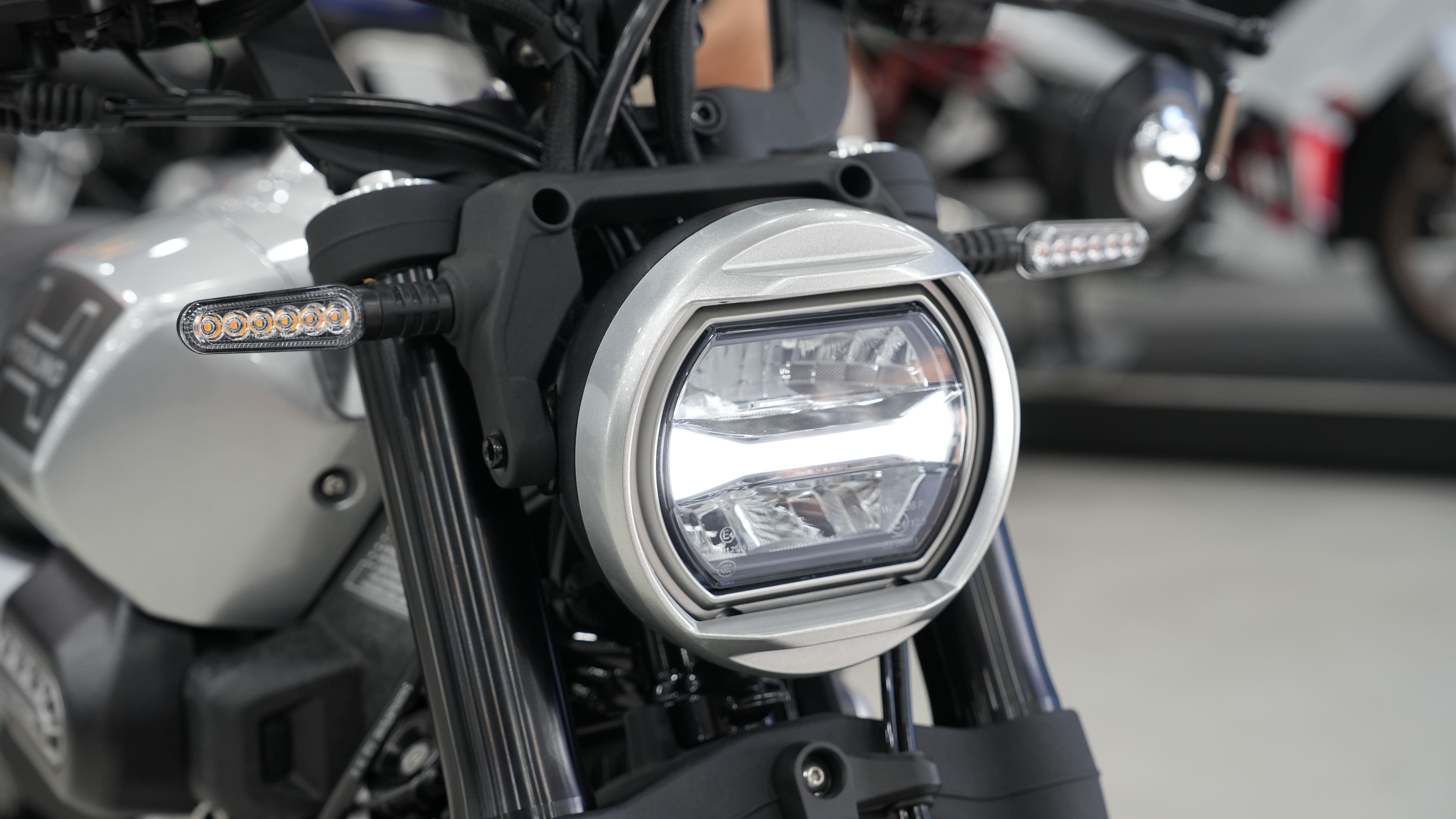 Hyosung GV350X