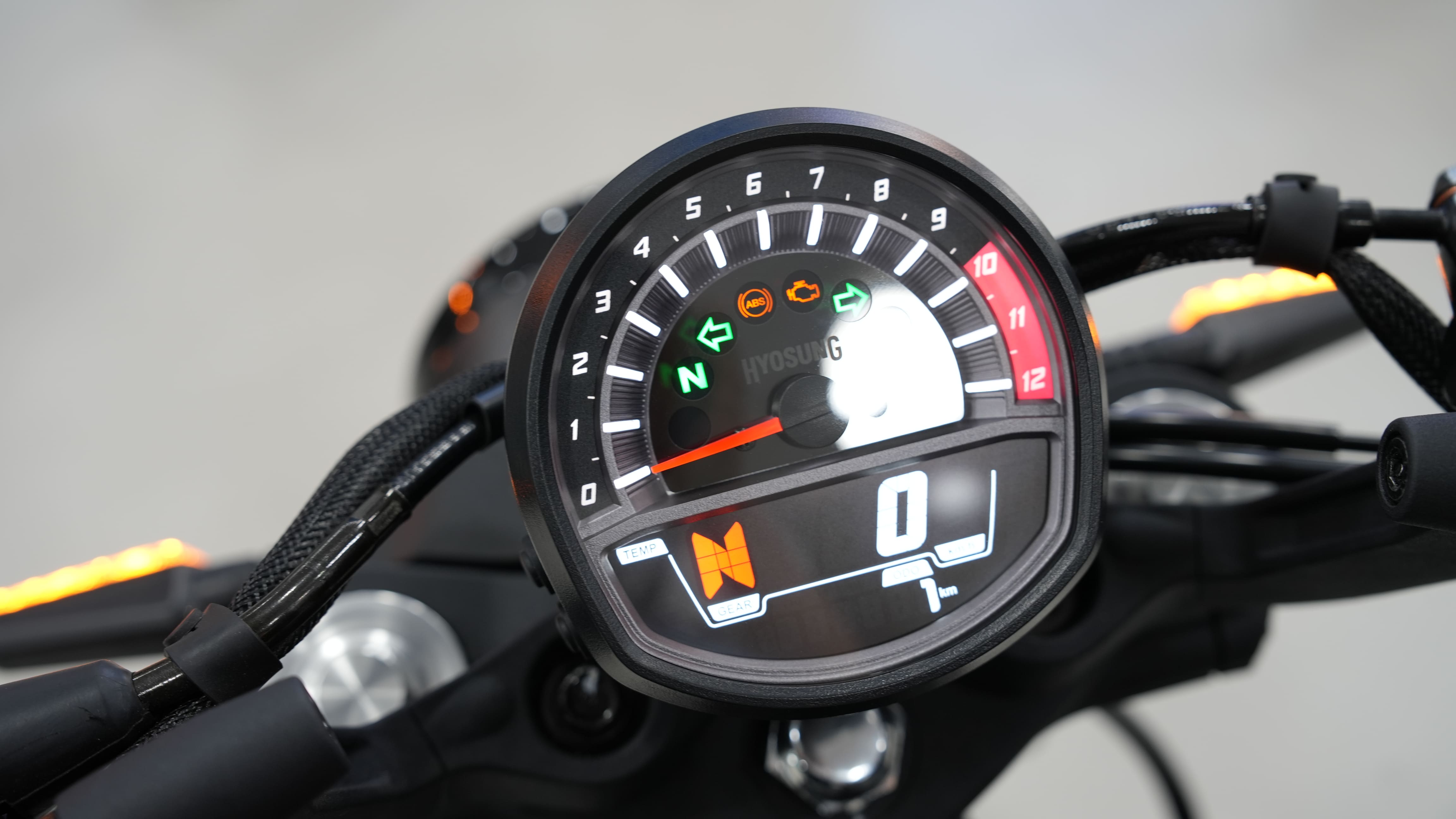 Hyosung GV350X