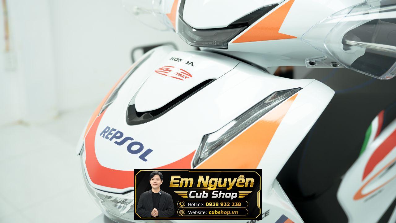honda-sh150i-repsol-custom-cubhouse-viet-nam (6) Honda SH150i Italy Repsol Custom | Cá tính riêng theo yêu cầu
