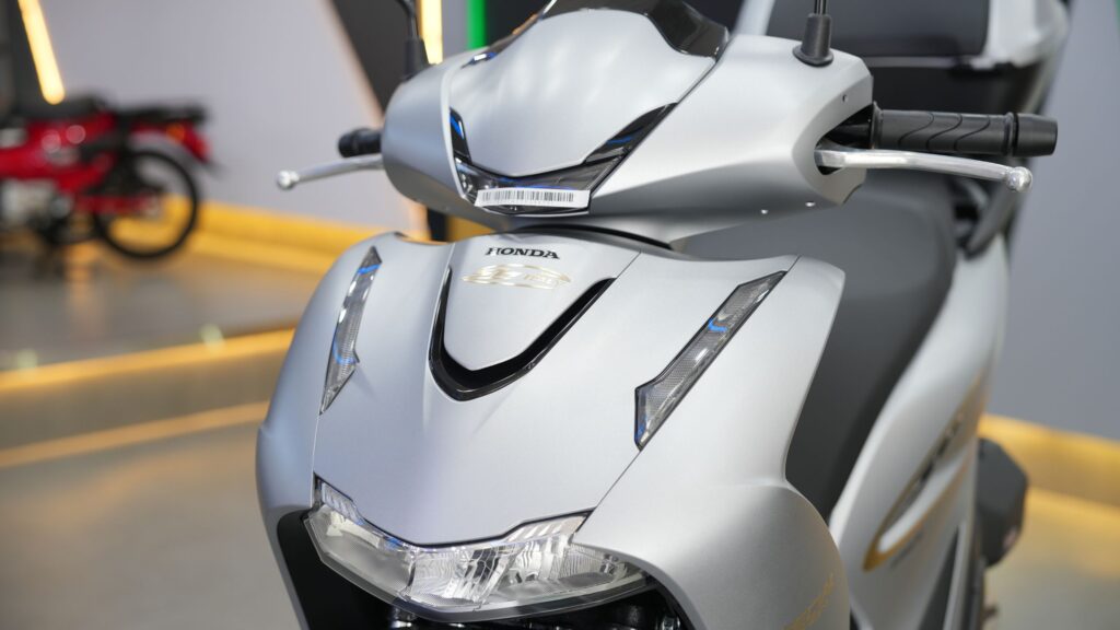honda sh ý 150i 2027 màu bạc