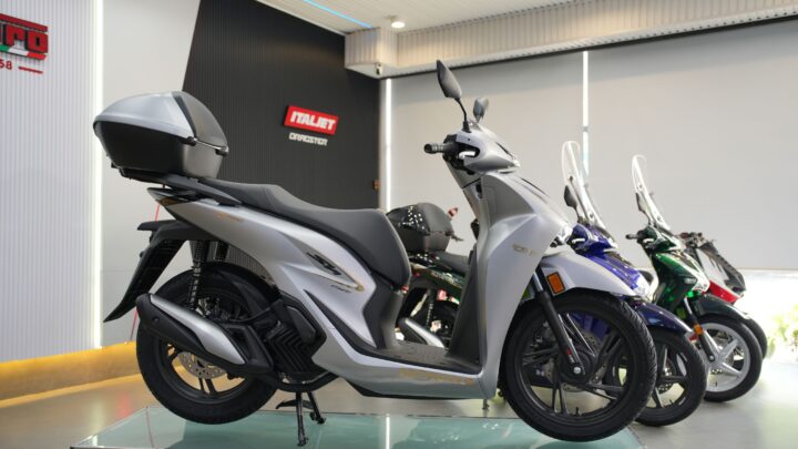 honda sh ý 150i 2027 màu bạc