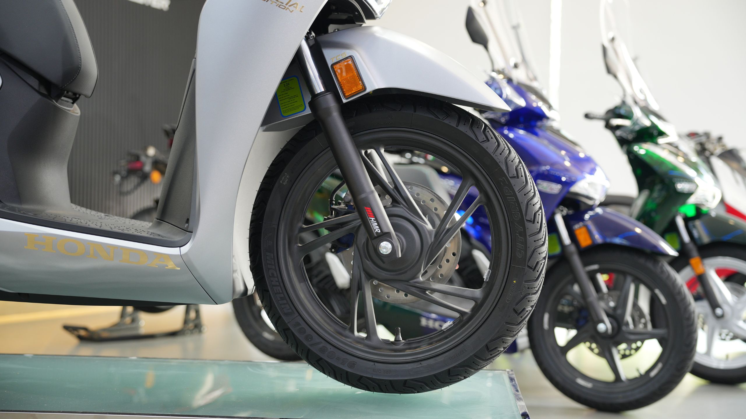 honda sh ý 150i 2027 màu bạc