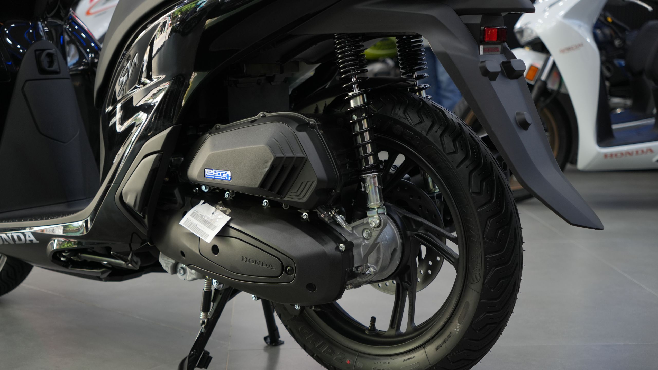 honda sh ý 150i 2027 màu bạc